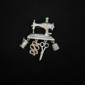 Vintage JJ Jonette Jewelry Sewing Machine Brooch Pin - All Charms Intact